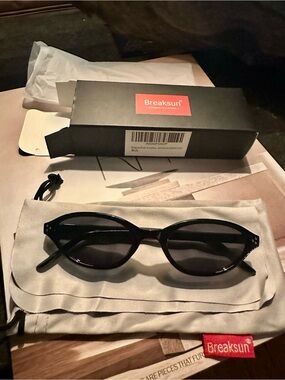 Brand New Breaksun Black Oval Sunglasses